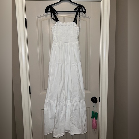 Francesca's Collections Dresses & Skirts - Francesca's Collections White Dress with Black Straps